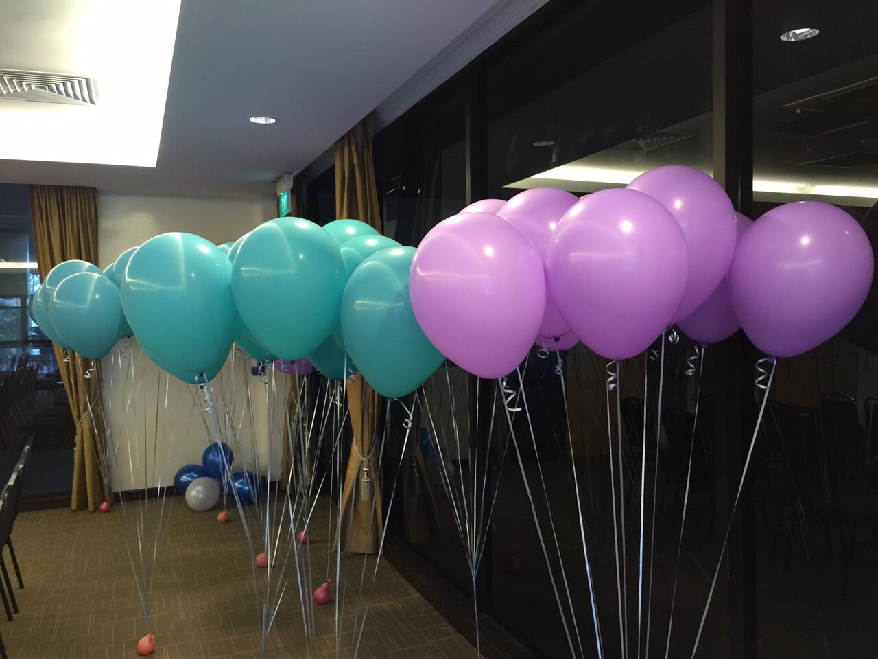 helium balloons delivery in Singapore for party venue setup